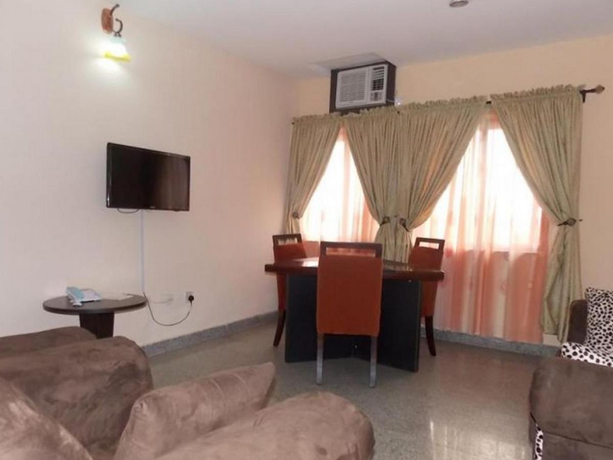 Room In Lodge - Ambience Hotels Abujahome For Leisure And Business Travellers מראה חיצוני תמונה