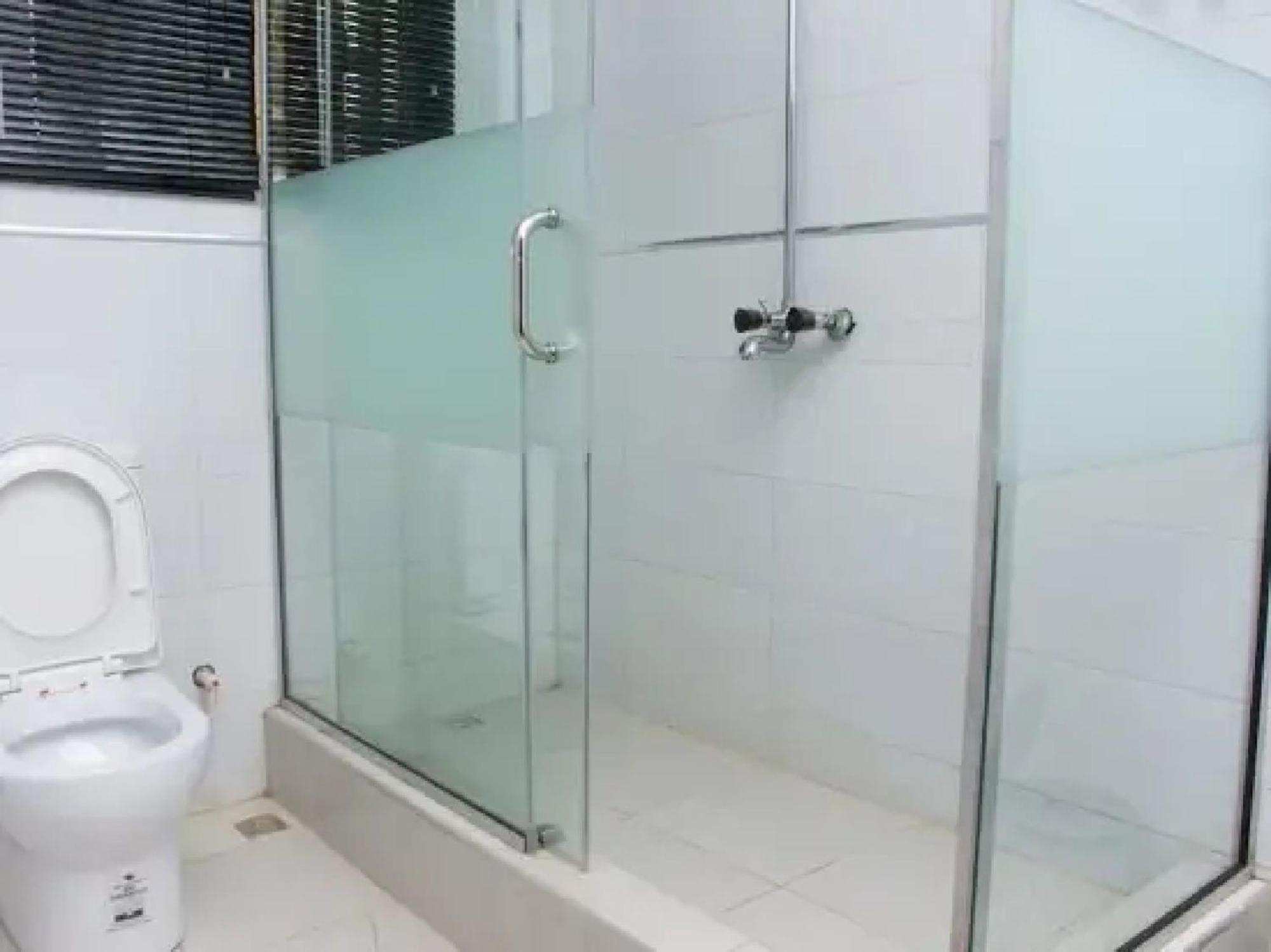 Room In Lodge - Ambience Hotels Abujahome For Leisure And Business Travellers מראה חיצוני תמונה