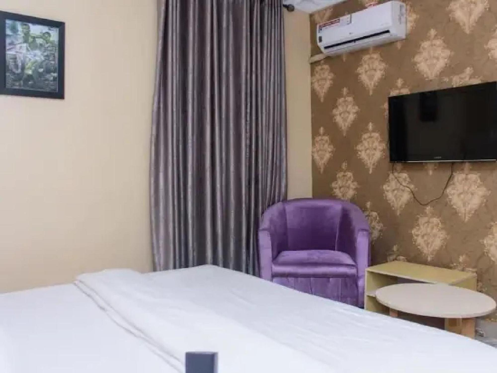 Room In Lodge - Ambience Hotels Abujahome For Leisure And Business Travellers מראה חיצוני תמונה